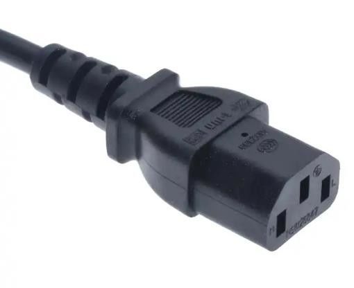 Enchufe los cables eléctricos rectos ligeros europeos del IEC C13 de los cables de corriente alterna 250V
