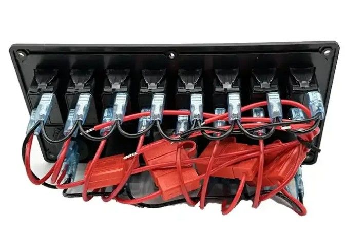 Panel de interruptores Gang Rocker de 12V 8 Way con W / 50A doble enchufe de Anderson