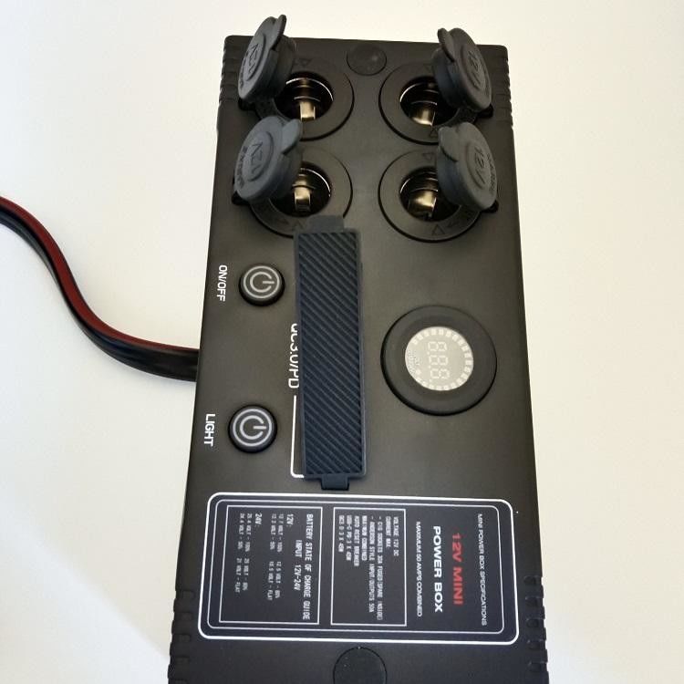 Control portátil del interruptor USB QC3.0 PD Cargador de corriente continua DC Mini Power Box con caja de control